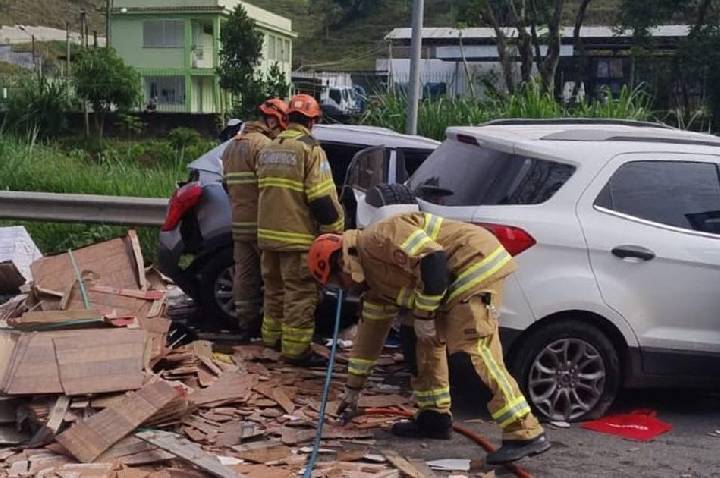 Acidente na BR-393 deixa cinco mortos e nove feridos no RJ