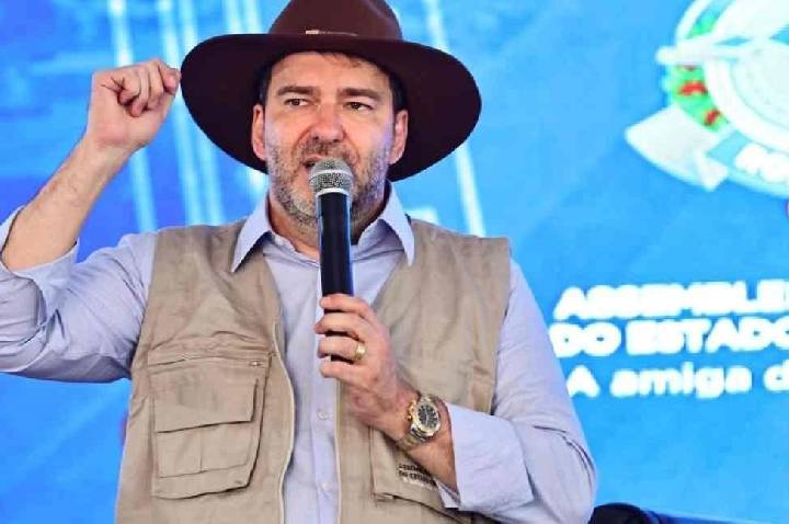 Alex Redano destina R$ 250 mil para rodeio em Ariquemes