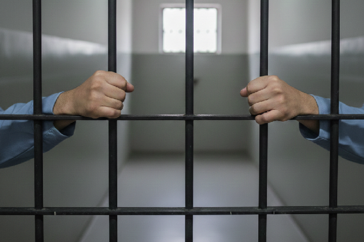 ARIQUEMES – GUARNIÇÕES DA FORÇA TÁTICA E DO GRUPAMENTO POLICIAL DO DISTRITO BOM FUTURO CUMPREM TRÊS MANDADOS DE PRISÃO.