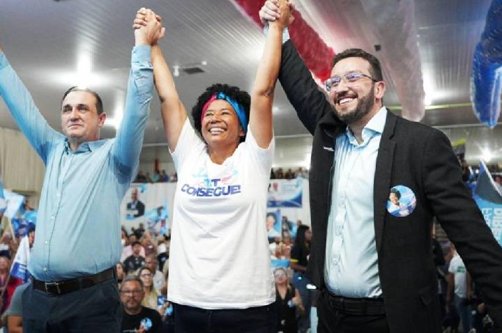 Com força total, Sílvia Cristina dá largada à campanha com adesivaço e inauguração de comitês