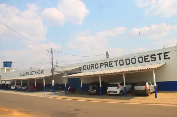Condenado a mais de 16 anos por estupro de vulnerável é preso durante baile agropecuário em Rondônia
