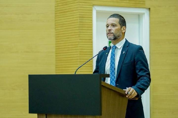 Delegado Camargo critica regulamentação das redes sociais e fala em perseguição política contra Flávio Bolsonaro