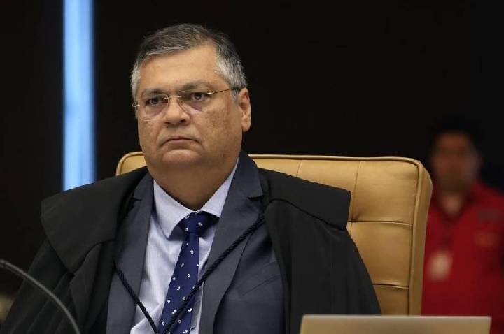 Dino levanta sigilo de investigação que cita Mário Frias e PCC