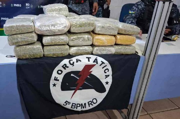 Dois homens são presos com quase 33 kg de maconha na BR-364
