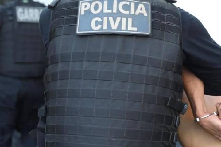 Dupla é presa suspeita de torturar idosa de 74 anos e matar seus três animais