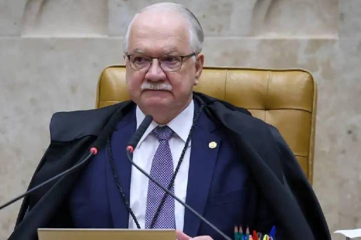 Edson Fachin determina arquivamento de investigações contra Eduardo Bolsonaro, Silas Malafaia e Guilherme Fiúza