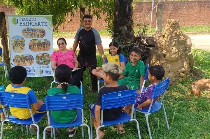 Educadores transformam brincadeiras antigas em ferramentas pedagógicas