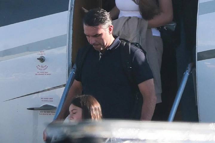 Entenda por que Flávio Bolsonaro não é considerado foragido