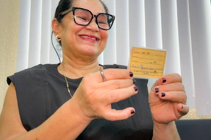 “Eu amo ser servidora pública”: Dona Maria Alzineide celebra quase 45 anos de dedicação à Prefeitura