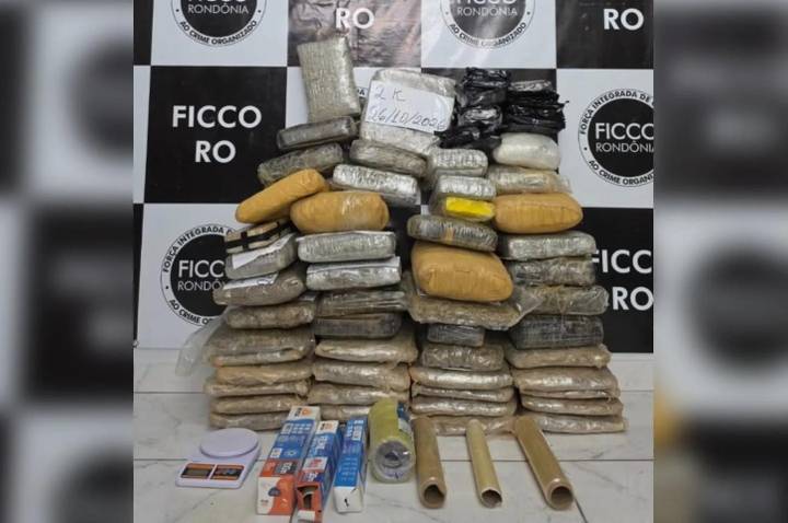 FICCO encontra 57 kg de drogas escondidos no forro de obra