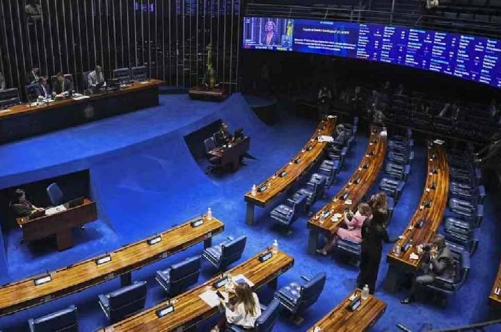 Fim da escala 6×1 divide empresários e trabalhadores