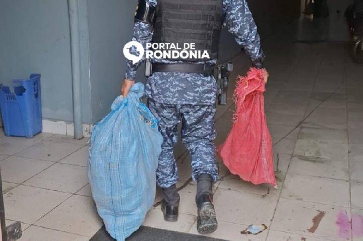 Força Tática apreende mais de 100 quilos de drogas em casa na zona Leste
