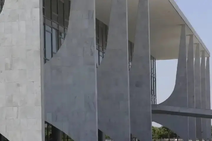 Governo federal abre processo para avaliar aplicação da Lei de Reciprocidade contra tarifas dos Estados Unidos