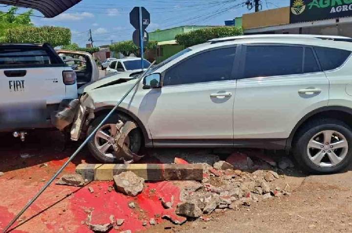 Grave acidente deixa passageira ferida em Porto Velho