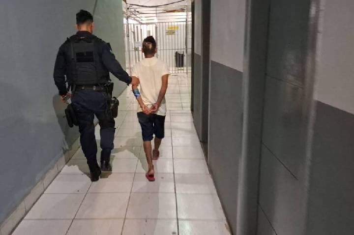 Homem agride vizinho com pedaço de madeira depois de conflito em condomínio na região central da capital