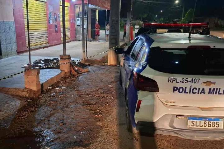 Homem morre após ataque a tiros em frente ao Mercado do Peixe