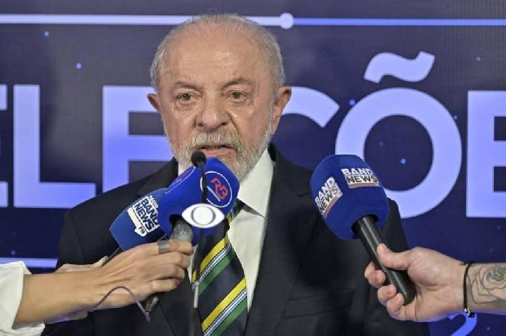 Lula pede ao TSE quebra de sigilos bancário e fiscal condicionada a desafio feito a Flávio Bolsonaro