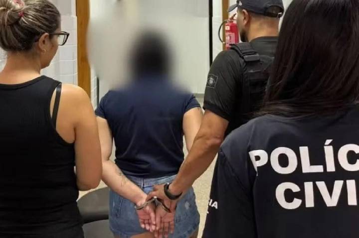 Mãe é presa suspeita de dar socos em filho que tirou fotos dela dormindo