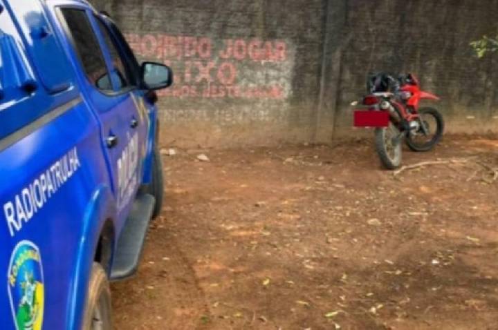 Mãe se tranca em quarto para evitar ser morta pelo próprio filho em RO
