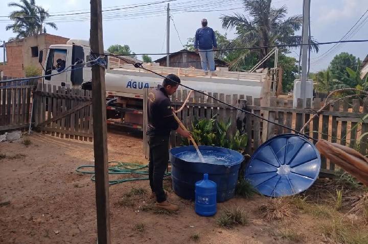 Mais de 180 mil litros de água já foram distribuídos às comunidades