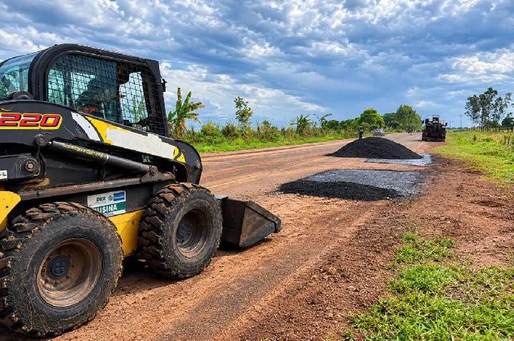 Manutenção asfáltica é realizada na RO-479 aprimorando condições de trafegabilidade
