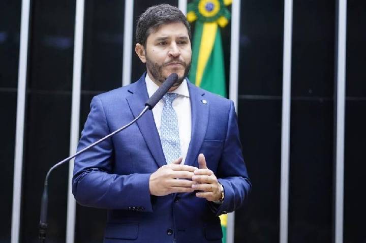 Maurício Carvalho defende investigação sobre Moraes e afirma que ninguém está acima da lei