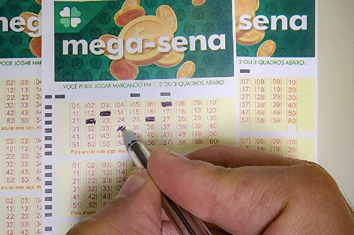 Mega-Sena acumula e próximo prêmio é estimado em R$ 42 milhões 