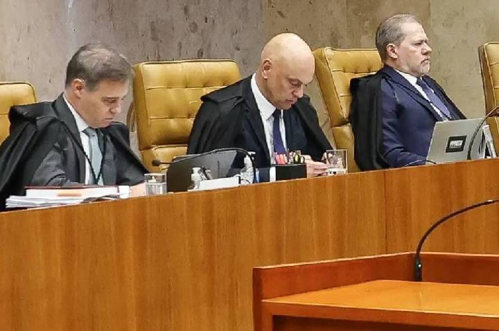 Ministro André Mendonça acusa Alexandre de Moraes de ilegalidade em relatórios da Polícia Federal