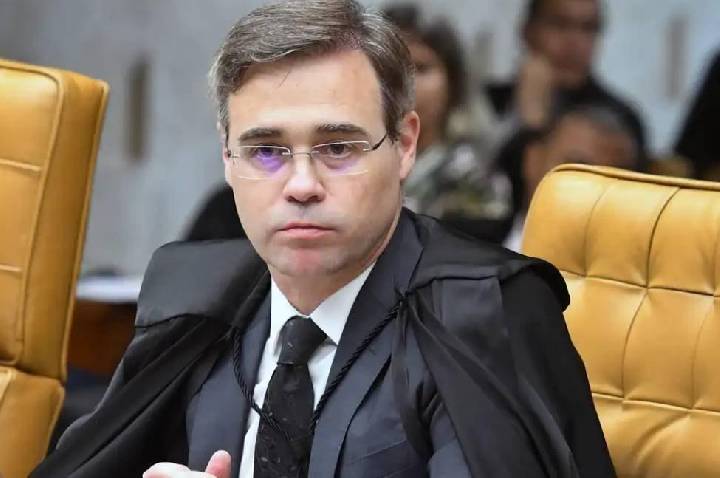Ministro André Mendonça determina soltura de ex-procurador-geral do INSS investigado em fraude