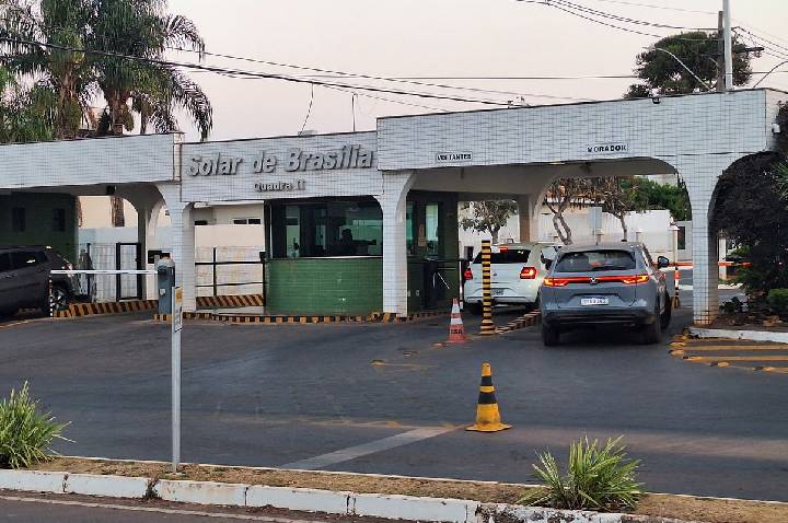 Moraes nega pedido para Javier Milei visitar Bolsonaro em casa