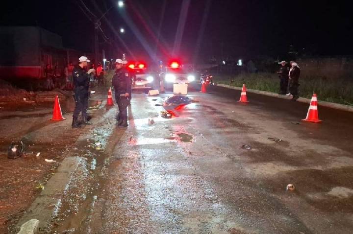 Motociclista de 32 anos morre depois de desviar de cavalos montados e ser atropelado na Zona Leste