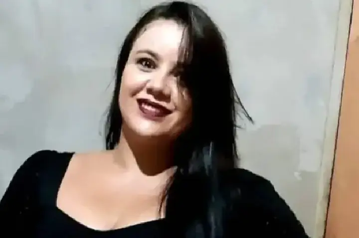 Mulher morre em colisão entre caminhão e moto na BR-364