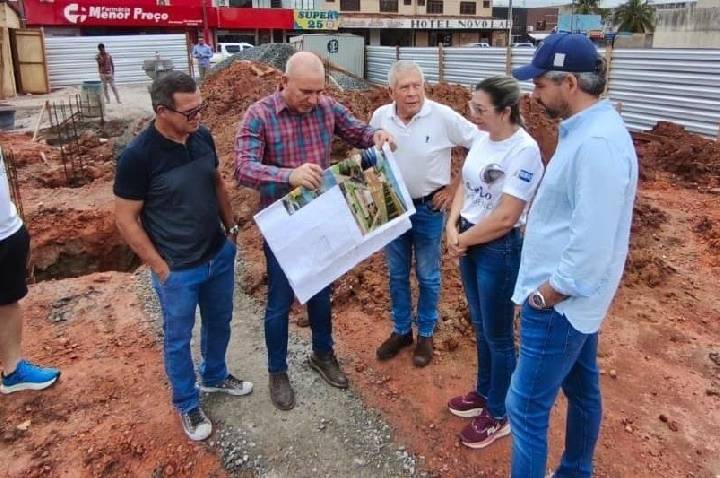 Obra do centro comercial de Pimenta Bueno avança com investimento de Ezequiel Neiva