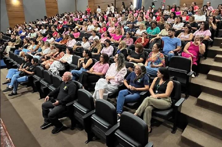 Outubro Rosa reúne servidoras em ação de prevenção e cuidado com a saúde da mulher