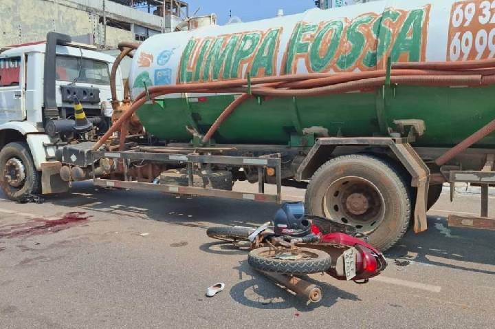 Passageira de motocicleta morre em grave acidente com caminhão no bairro São Cristóvão