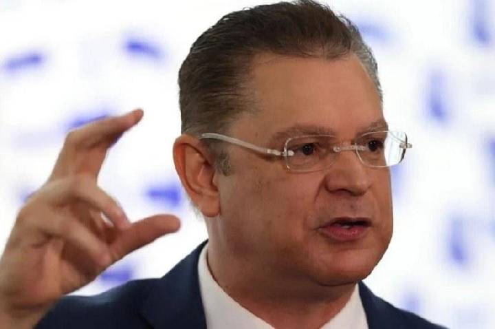 PEC 6×1: líder do PL promete pagamento por hora se Flávio for eleito