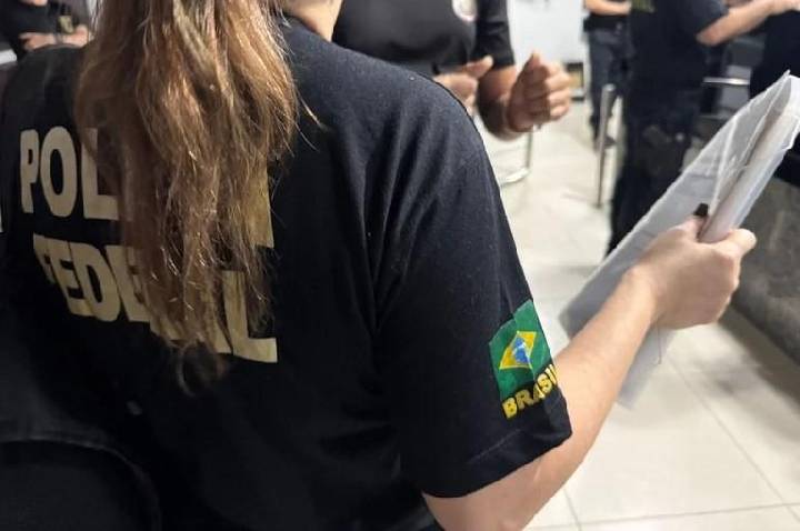 PF faz operação contra tráfico internacional de armas
