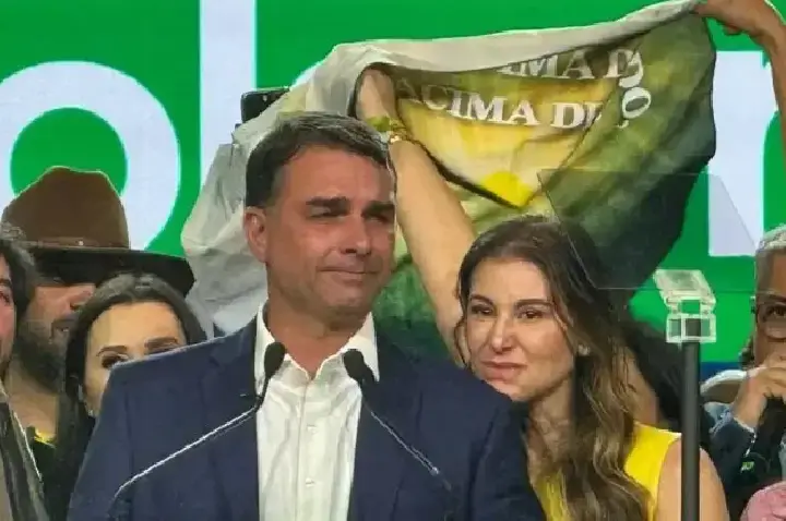 PL oficializa Flávio Bolsonaro como candidato à Presidência da República