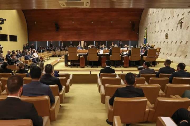Plenário do STF retoma sessão e vai decidir se julgará Moraes e Mendonça simultaneamente
