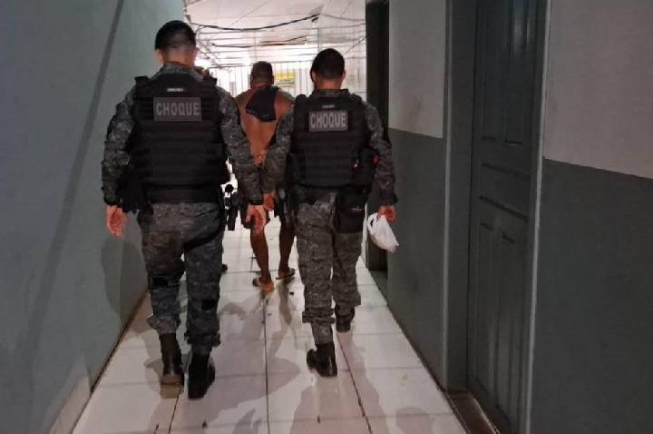 Polícia de Choque prende homem com drogas e apreende materiais do tráfico em Porto Velho