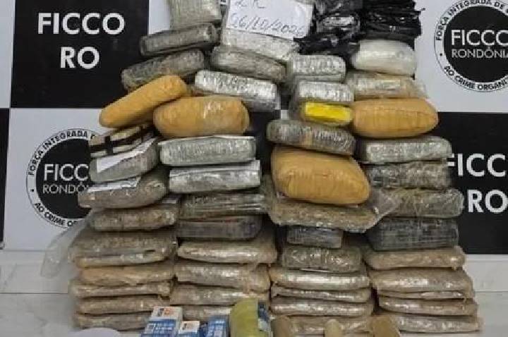 Polícia Federal apreende 57 kg de drogas escondidos no forro de casa em construção em Porto Velho