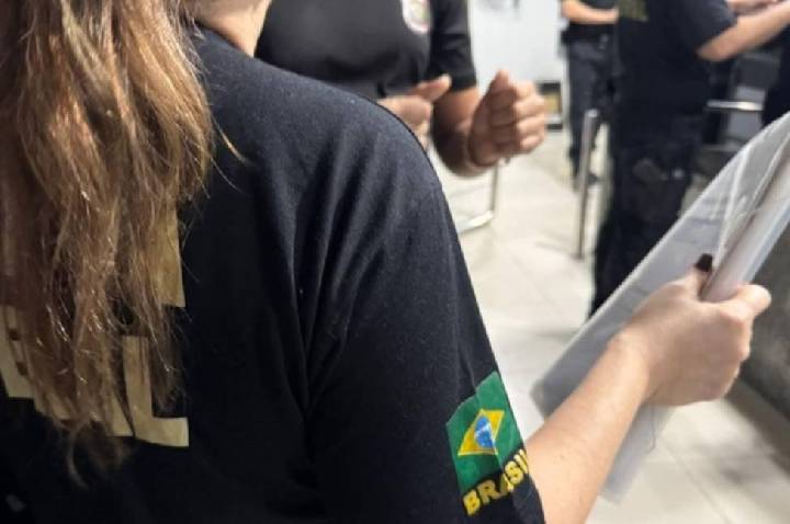 Polícia Federal deflagra Operação Fogo Cruzado contra tráfico internacional de armas em Guajará-Mirim