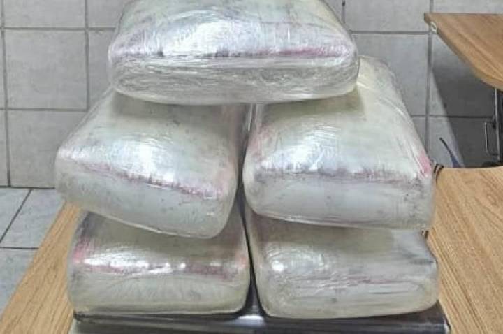 Polícia Militar apreende mais de um quilo de skunk em transportadora de RO