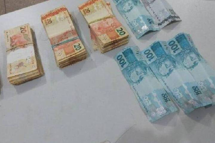 Policiais militares apreendem um quilo de haxixe e prendem duas mulheres durante operação em RO