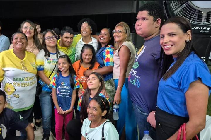 Pré-candidata Sílvia Cristina reforça que aprendeu a exercer um mandato olhando no olho da população