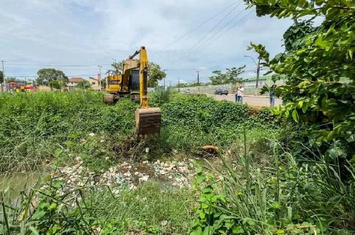 Prefeitura alerta para descarte irregular de lixo com a chegada do período chuvoso