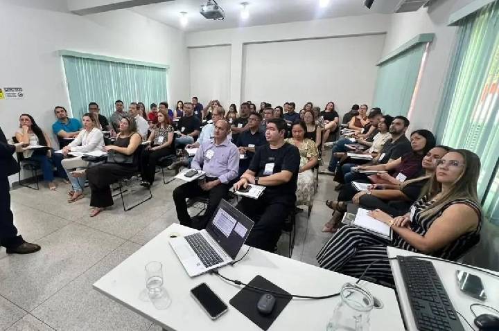 Prefeitura capacita 50 servidores sobre os impactos da Reforma Tributária