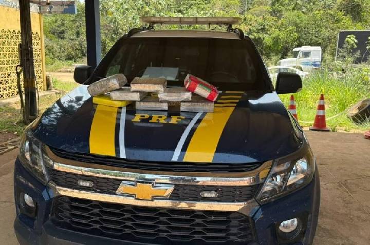 PRF apreende 8 kg de drogas transportadas em “táxi” no município de Porto Velho