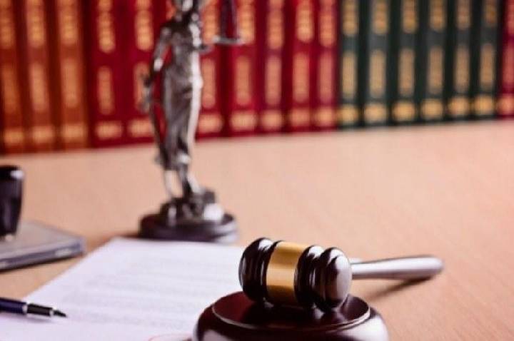 Professora é condenada a 16 anos por estupro de aluno