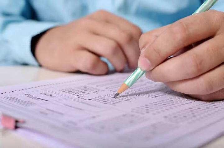 Projeto quer garantir exames gratuitos para candidatos de baixa renda em concursos